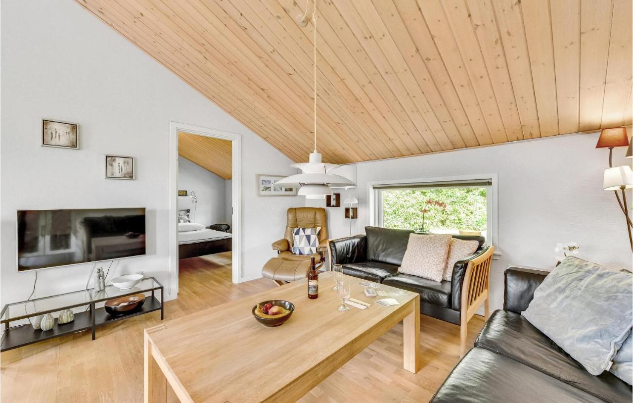 Cozy Home In Tarm With Kitchen Екстериор снимка
